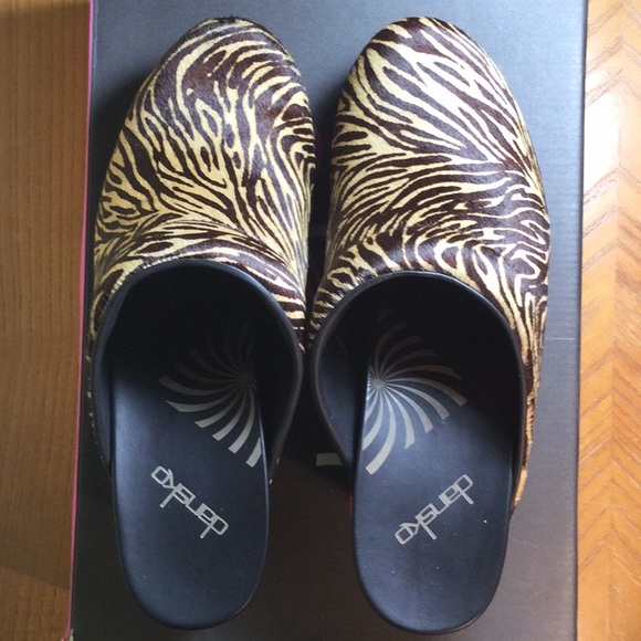 Dansko Rae Zebra Pony/size EU 40 mule heels - Picture 2 of 9